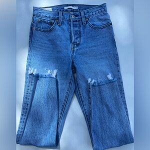 Levi’s Classic Blue Distressed Men's Jeans